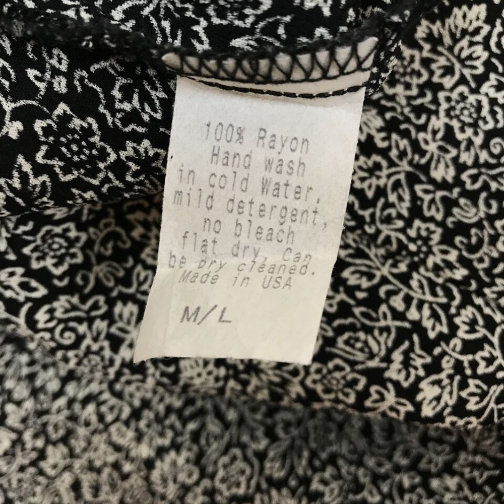 LISAKAI Sz M L Skirt Floral Black White 100% Rayon - Picture 5 of 5
